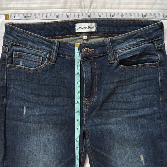 NWT Women’s Studio Blue Aranza Mid-Rise Skinny Jeans, Size 29 - Picture 6 of 11